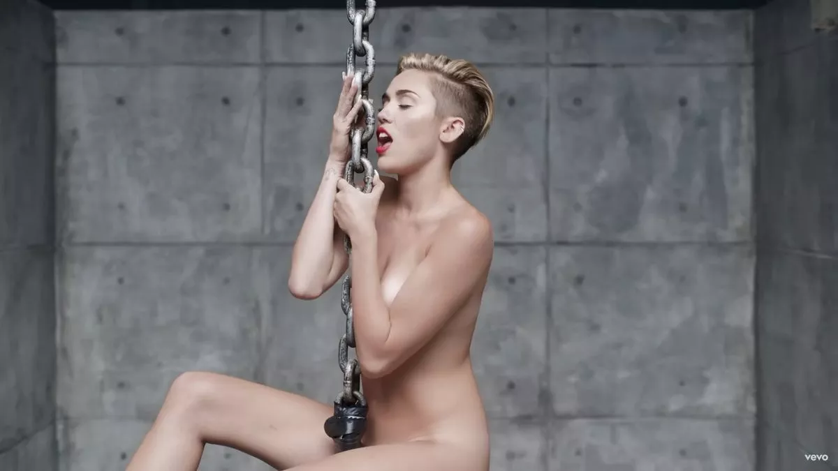alyson hartman recommends miley cyrus naked sex tape pic