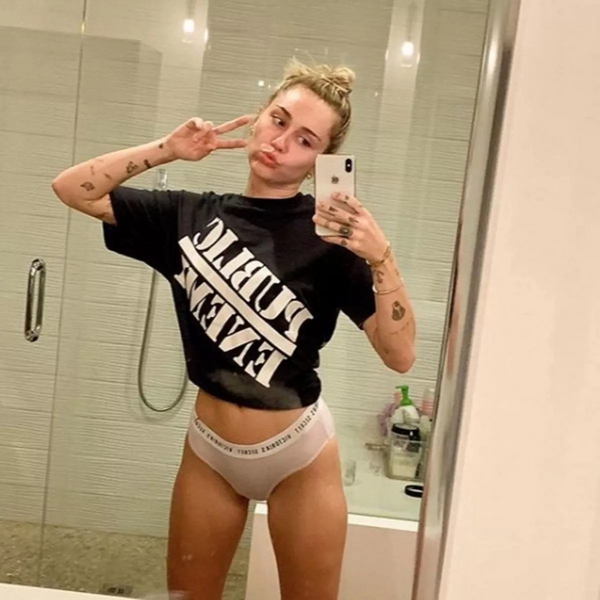 daniel bramlett recommends Miley Cyrus Panty Pics