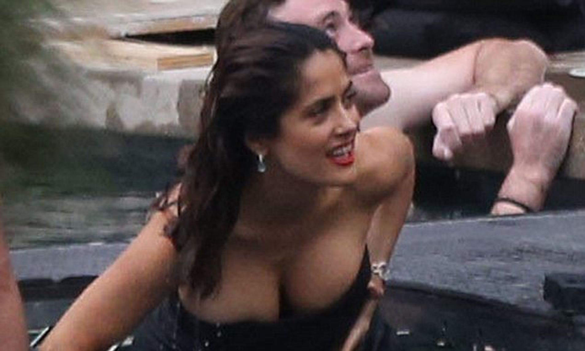 ailyn cueto recommends salma hayek cleavage pic