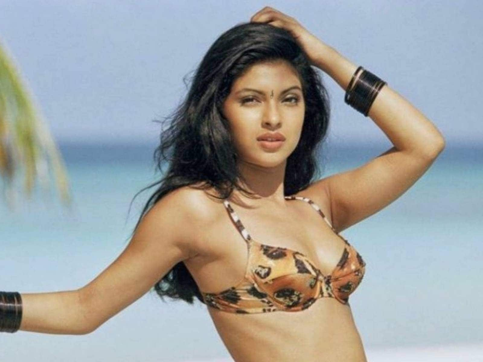 debbie lubinsky share priyanka chopra ki sexy photos