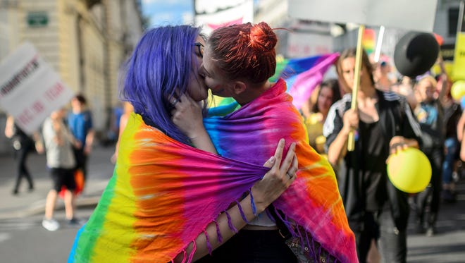 alisa kent share lesbian new years eve 2017 photos