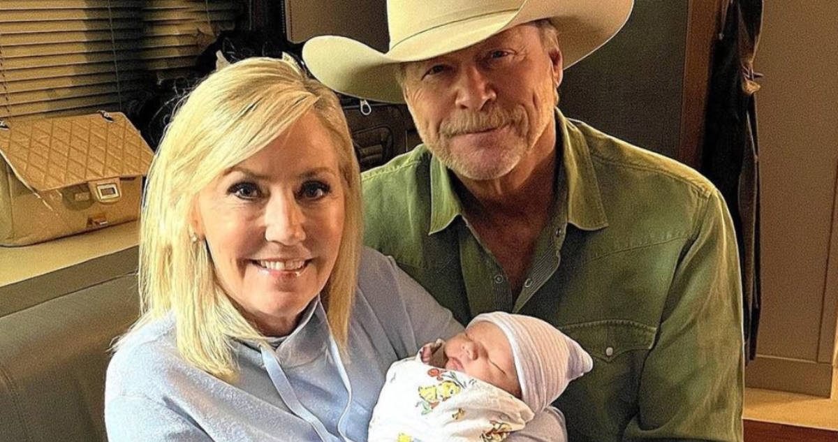 christian kindt recommends Alan Jackson Wife Pics