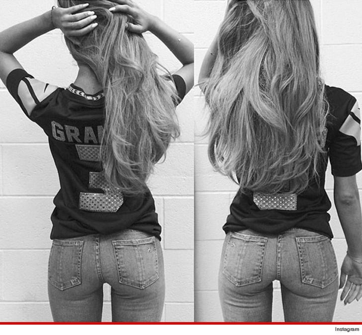 debbie agius recommends ariana grande big butt pic