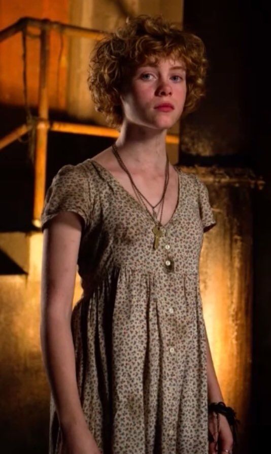 apple smart add sophia lillis hot photo