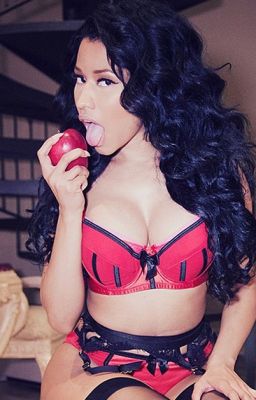 andrew shallcross recommends nicki minaj bra and panties pic