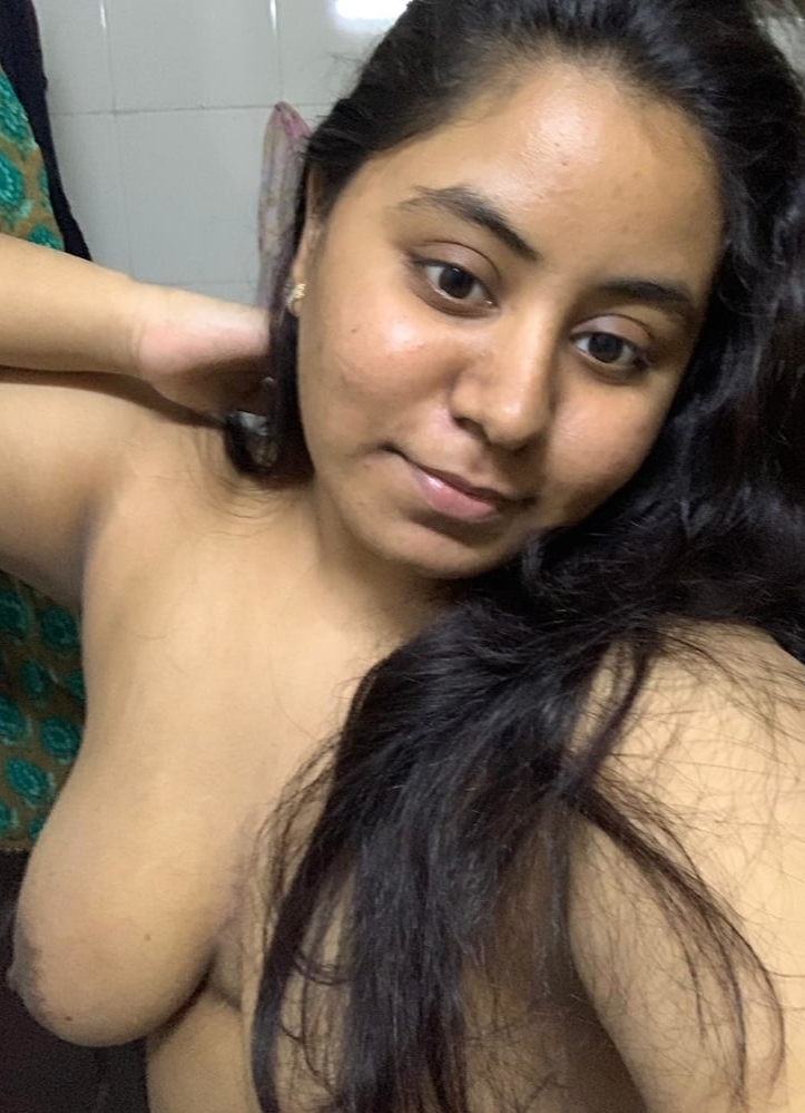 alma tiarani recommends chunky nude selfie pic