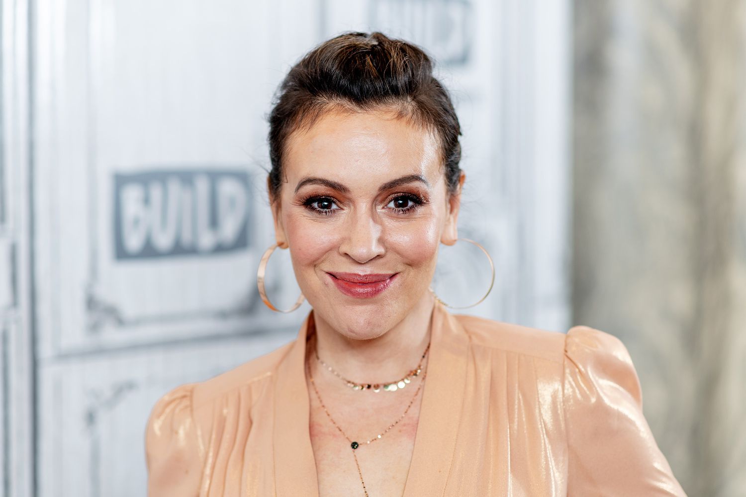 bossing mo share pictures of alyssa milano photos