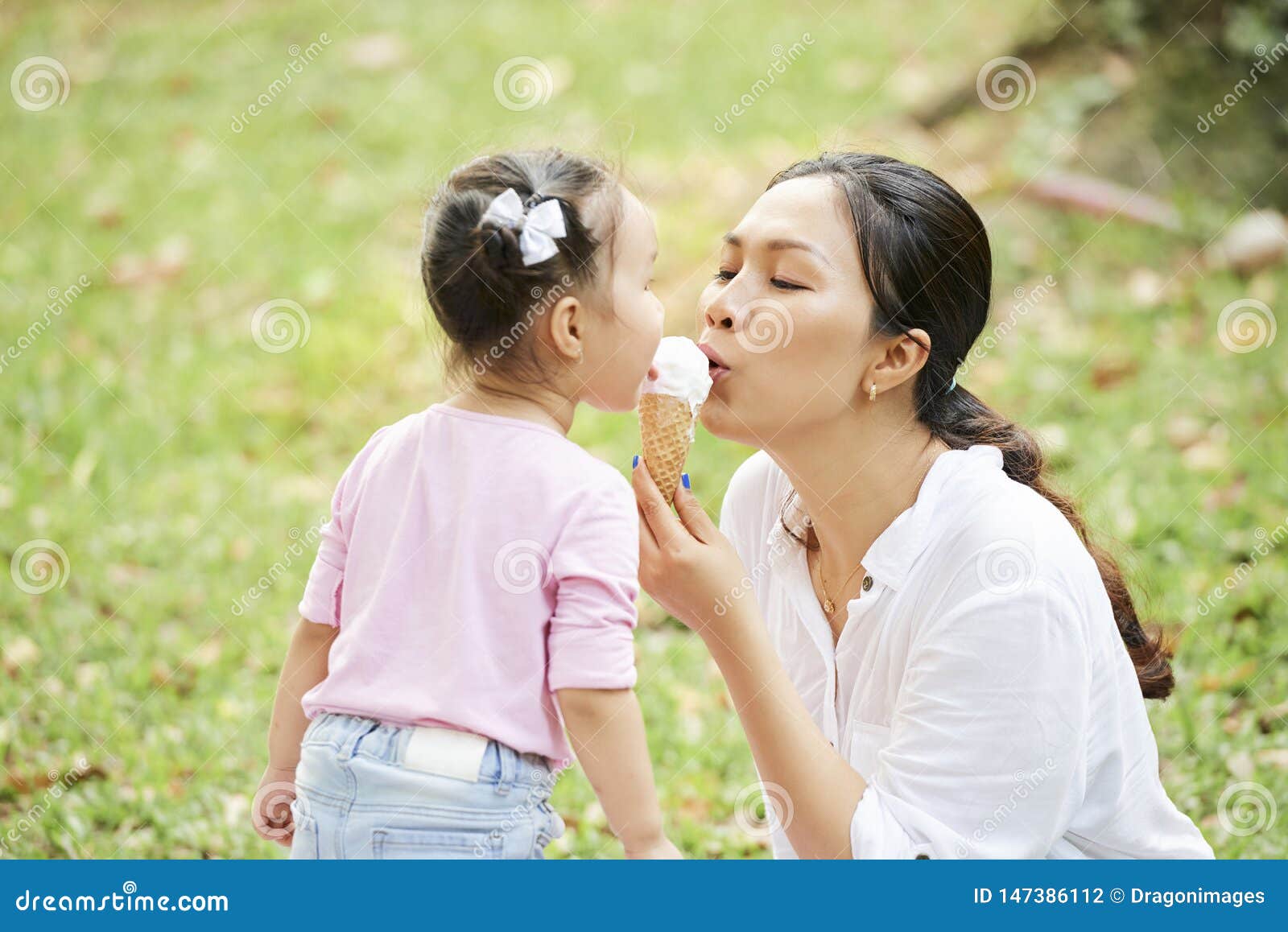 bing de la cruz recommends mother and daughter licking pic