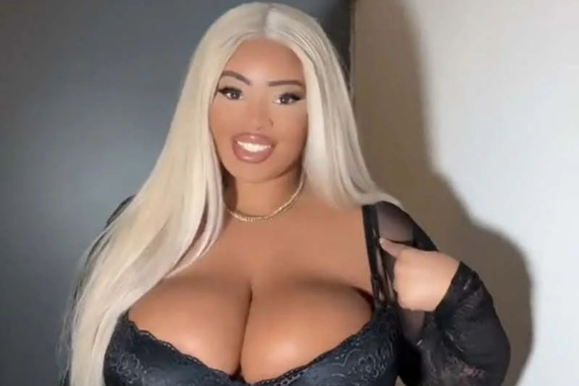 anyie jok share huge fat black tits photos