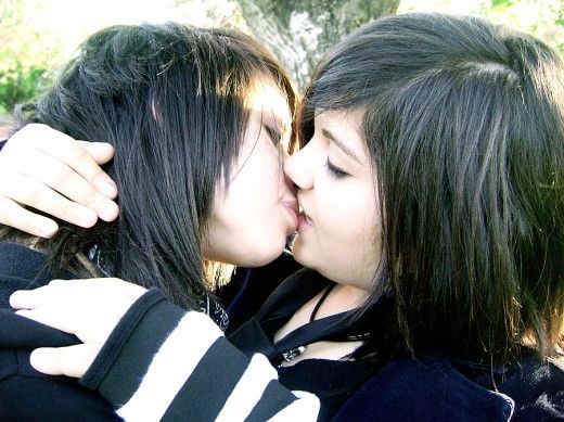 aaron zack recommends hot emo girls kissing pic