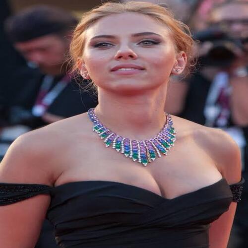 dana prendergast recommends does scarlett johansson have fake boobs pic