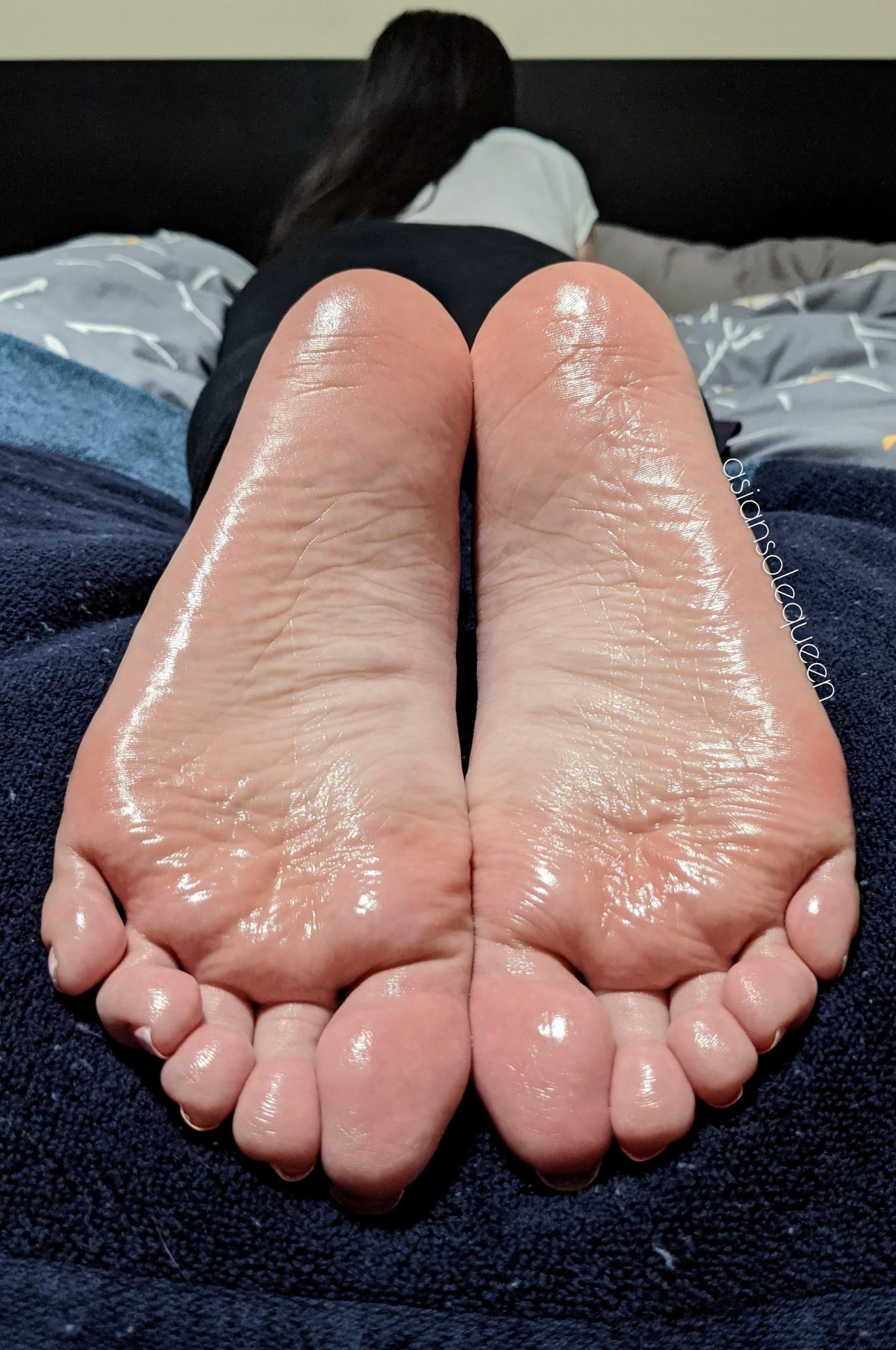 cum on soles of feet