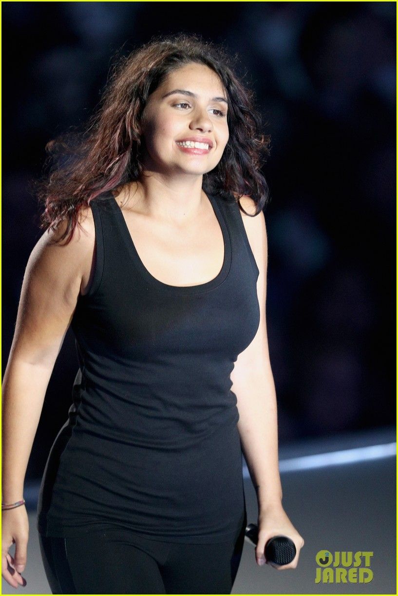 alessia cara sexy