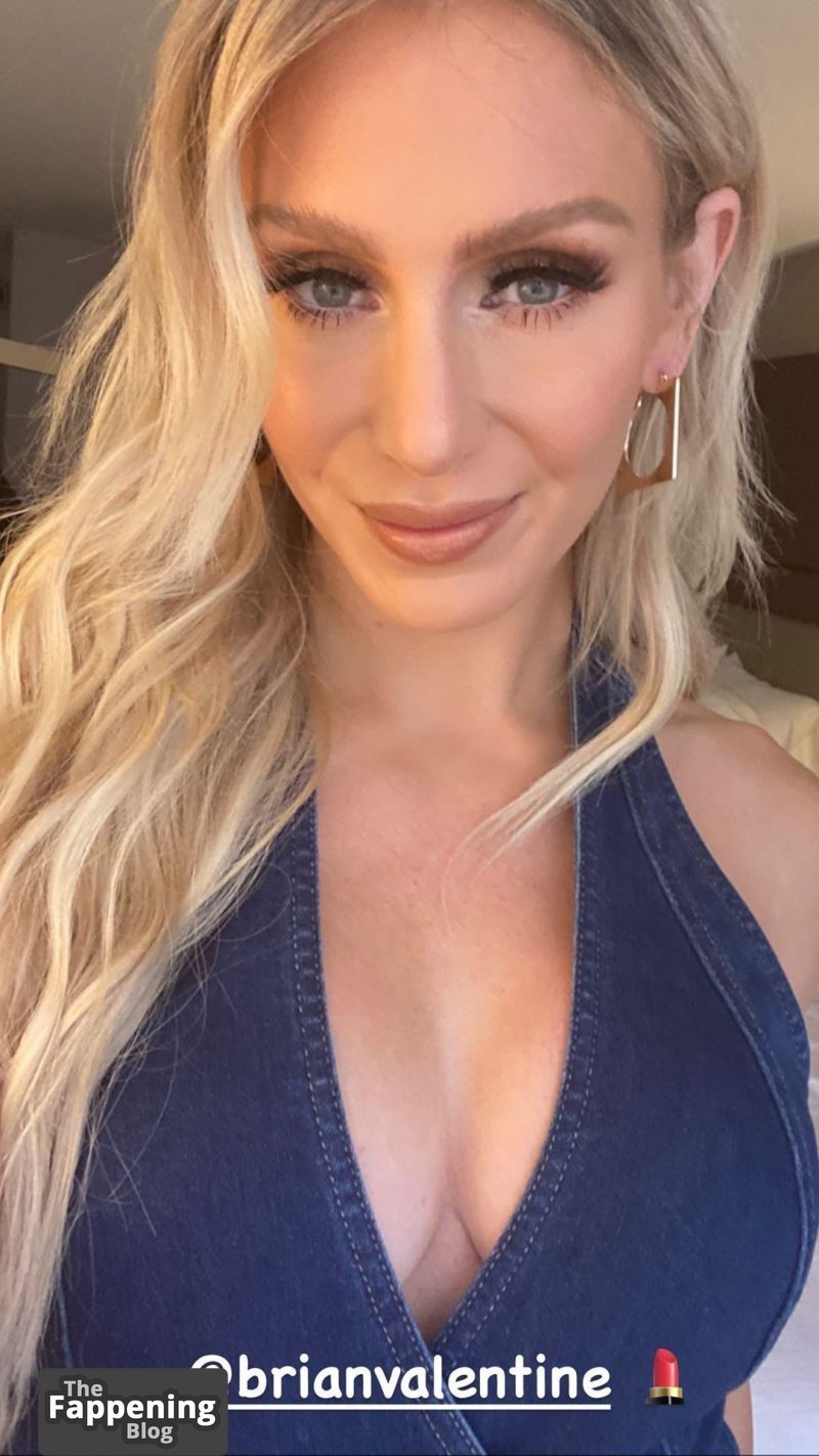 deep bhavsar recommends Charlotte Flair The Fappening