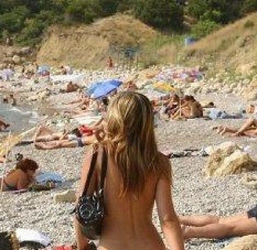 aaron ruyle add nude on public beach photo