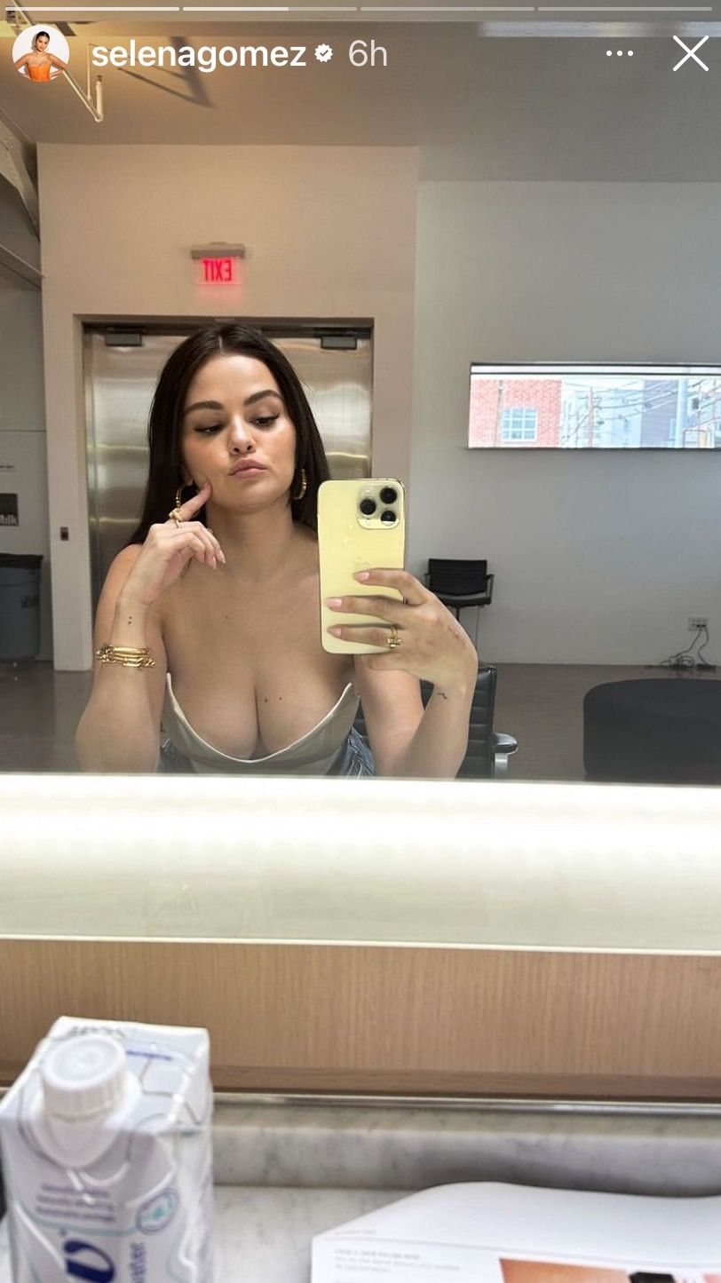 bhong reyes add selena gomez completely naked photo