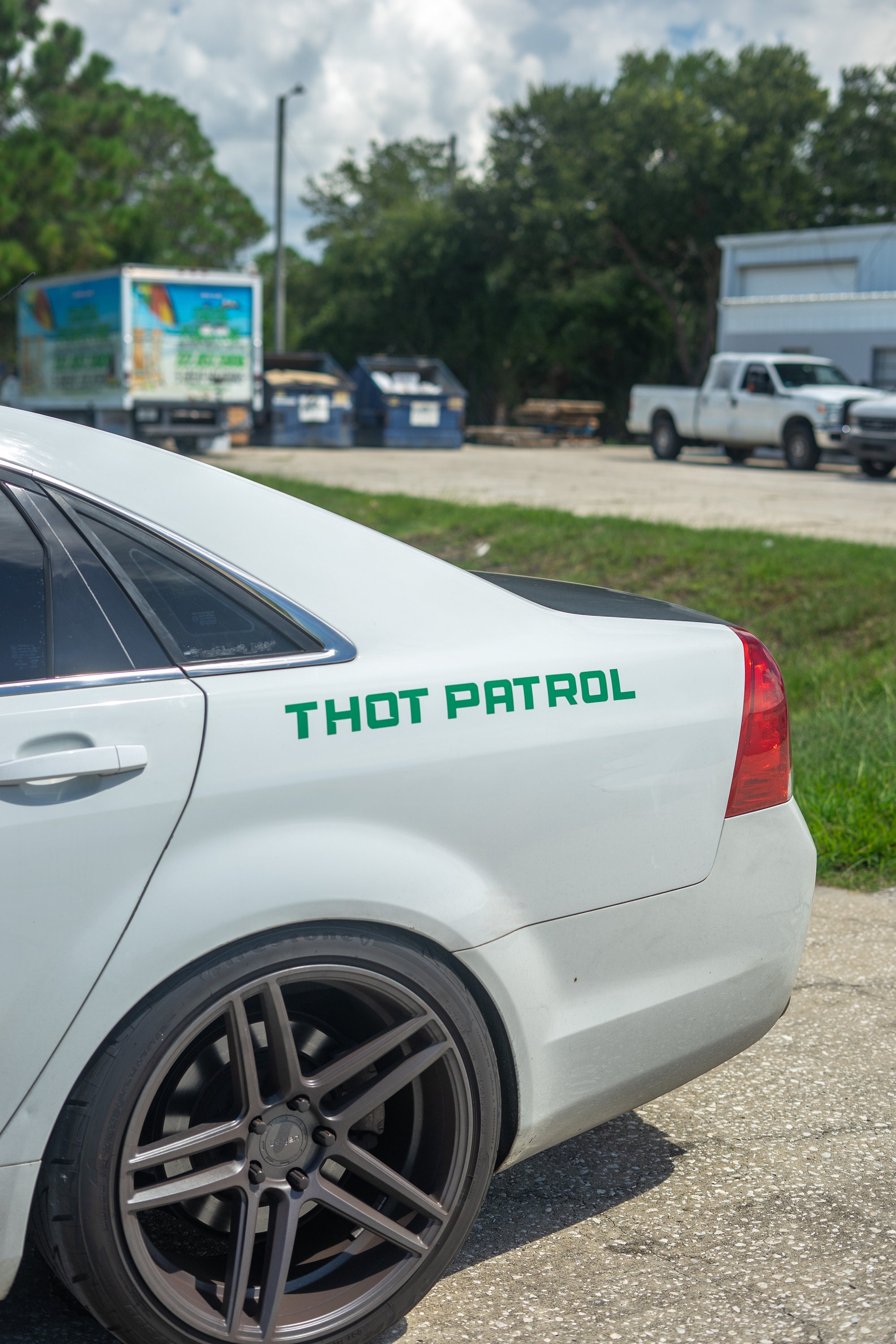 alma braga add photo thot patrol car