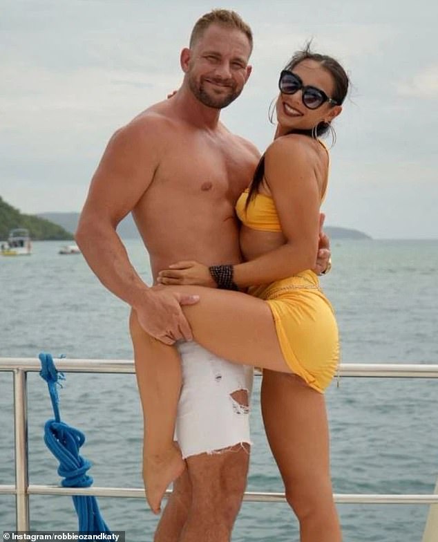 Oz Nakid Men Porn On Beach girl bondage