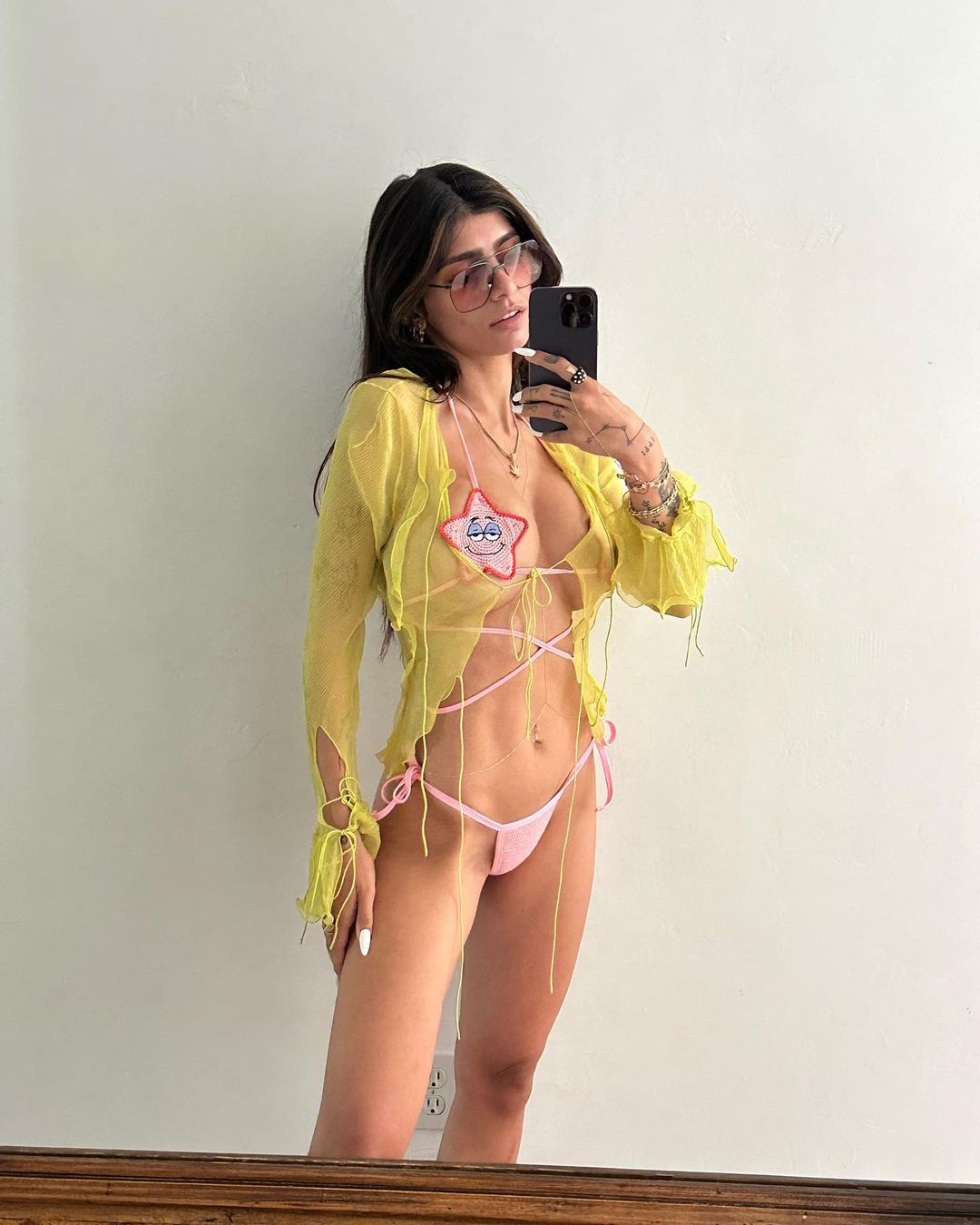 Best of Mia khalifa abs