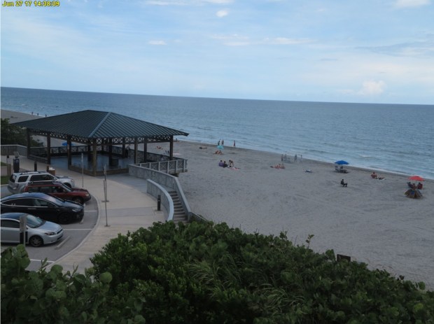 darwin sun add topless beach web cam photo