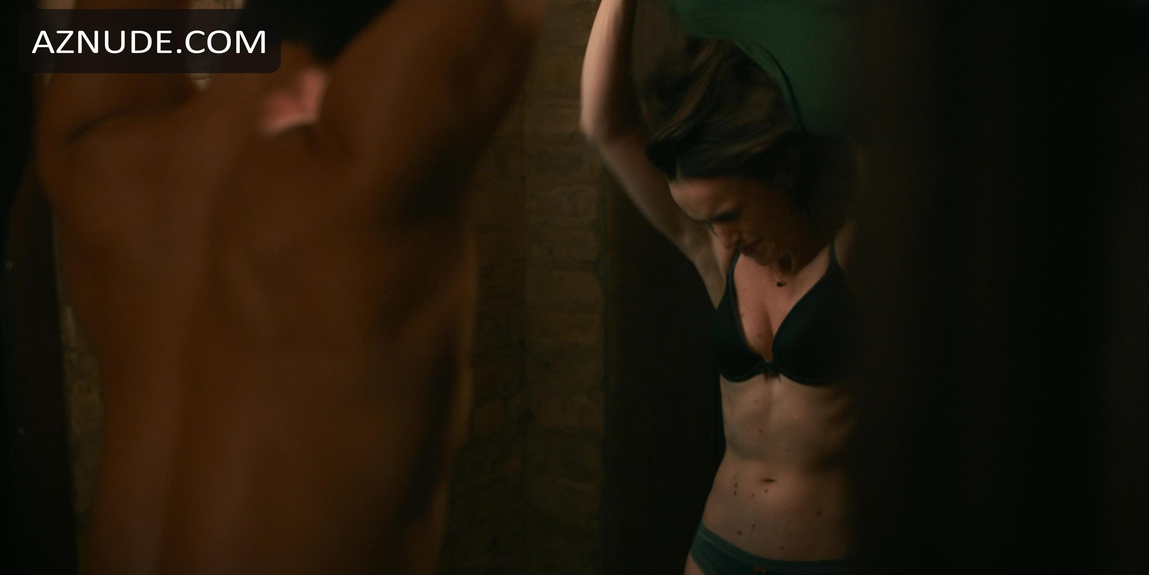 Elizabeth Henstridge Sex Scene armas lingerie