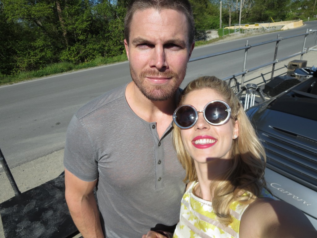 Emily Bett Rickards Nide girls squriting