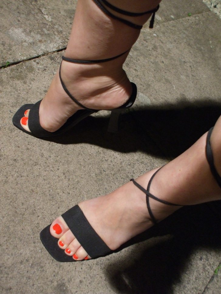 brandon dalrymple add wifes sexy feet photo