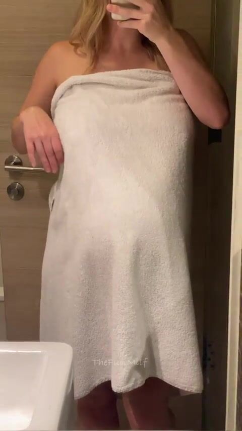 Girl Towel Drop Gif porn aebn