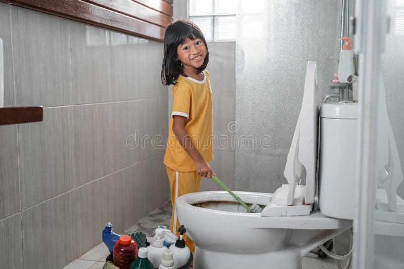 deborah pavey recommends Girl On The Toilet Pics