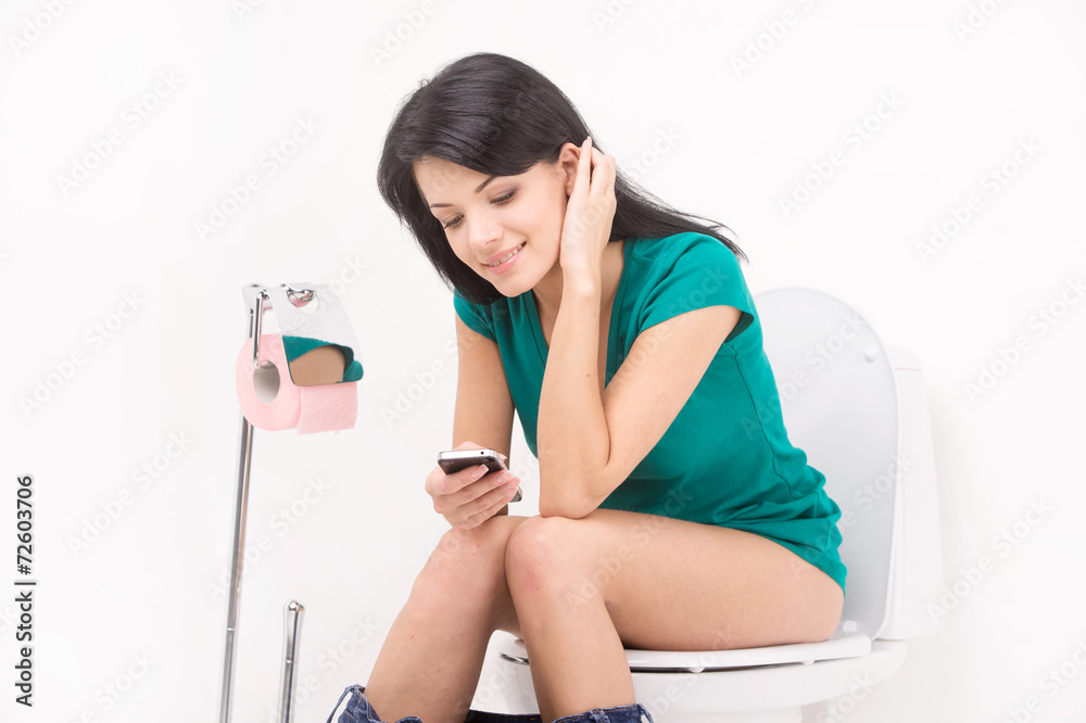 cardo baker share girl on the toilet pics photos