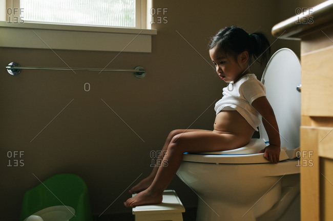 Best of Girl on the toilet pics