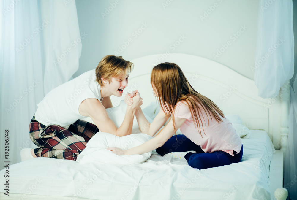 Girls Wrestling On Bed porno fllme