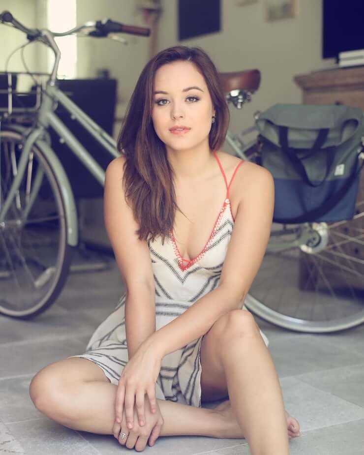 devan payne recommends Hayley Orrantia Upskirt