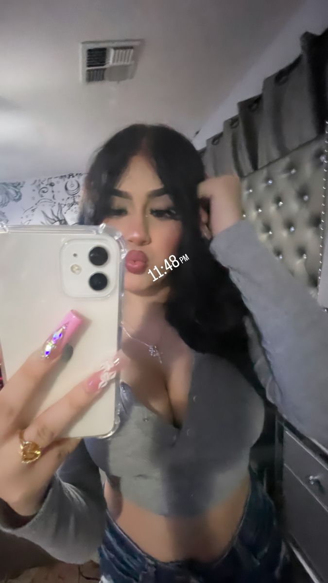 hot latina mirror selfie