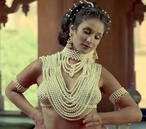 Indira Varma Hot Pics natural body