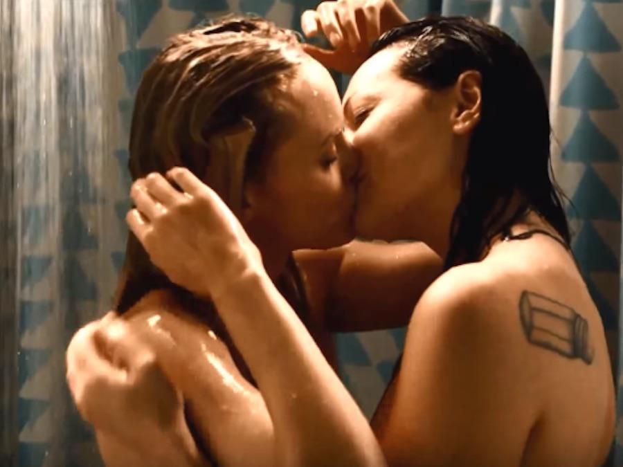 annette leicester share is laura prepon lesbian photos