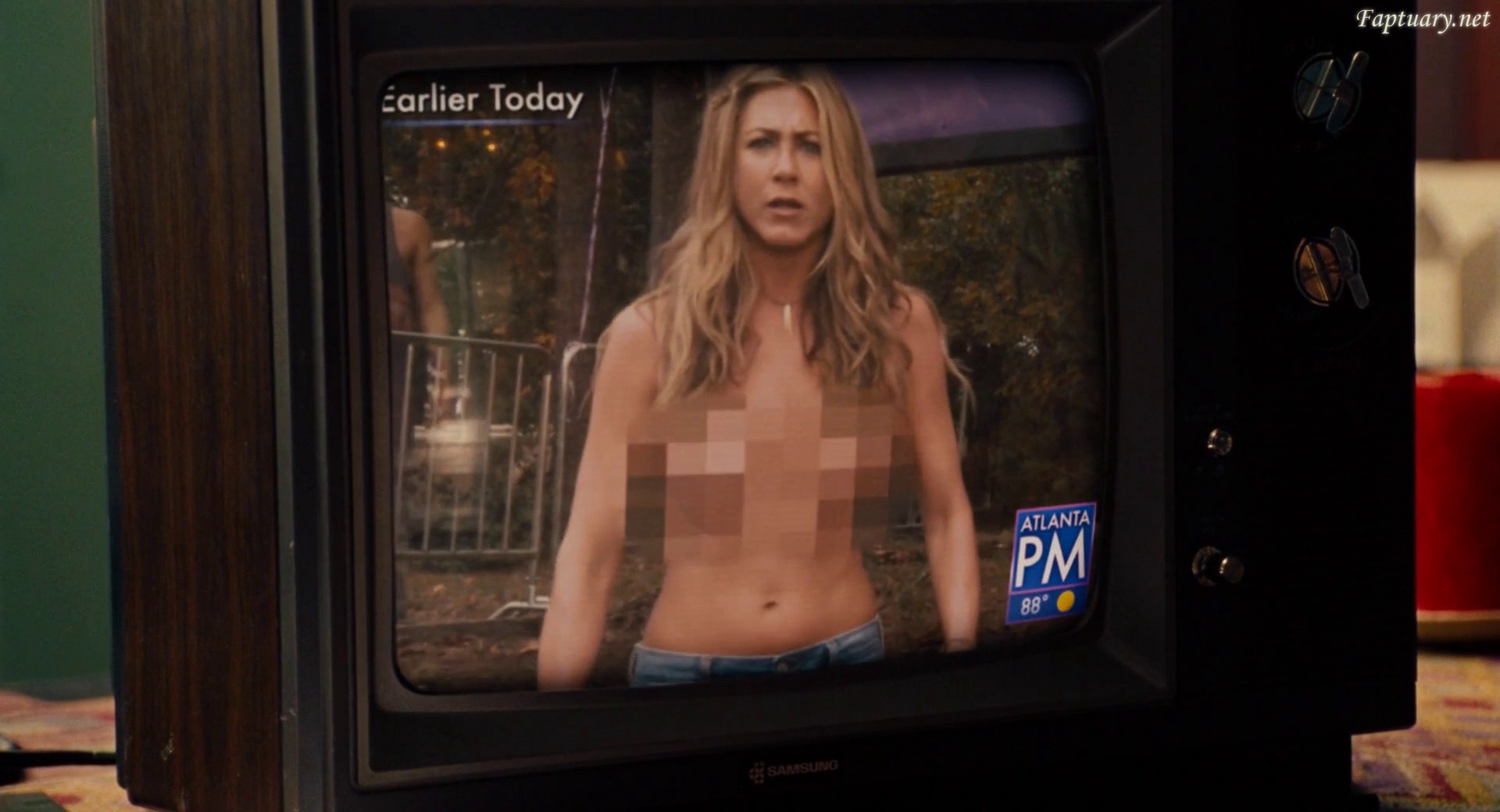 jennifer aniston naked wanderlust