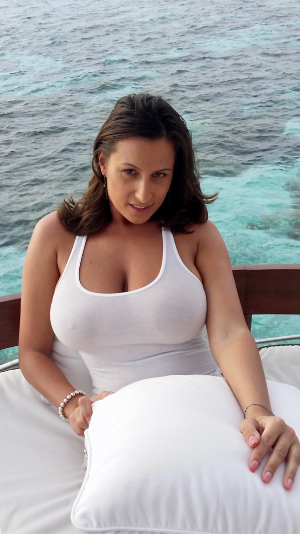 bonnie colton recommends latina mom big boobs pic