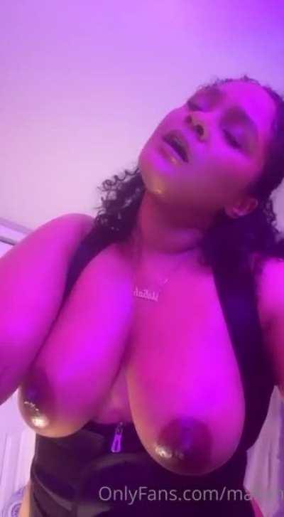 amber forrester recommends maliah michel naked pic