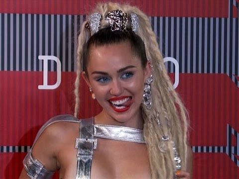 Miley Cyrus Small Boobs knuller porno