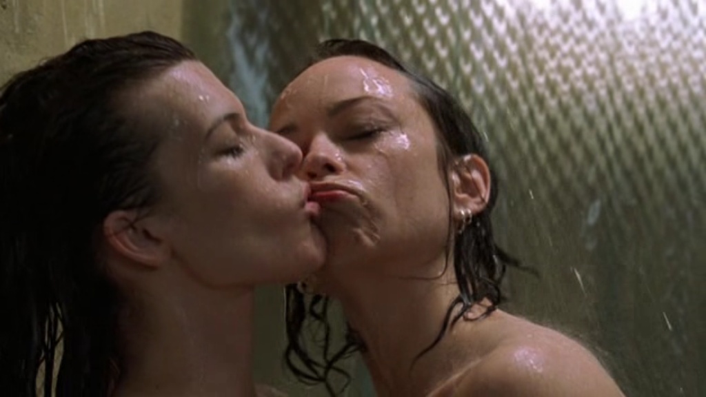 milla jovovich lesbian scene