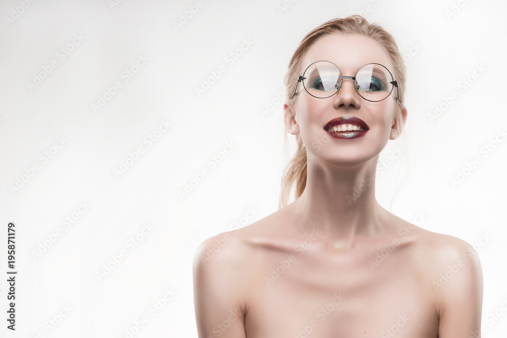 amanda hallstein recommends Naked Girls Wearing Glasses