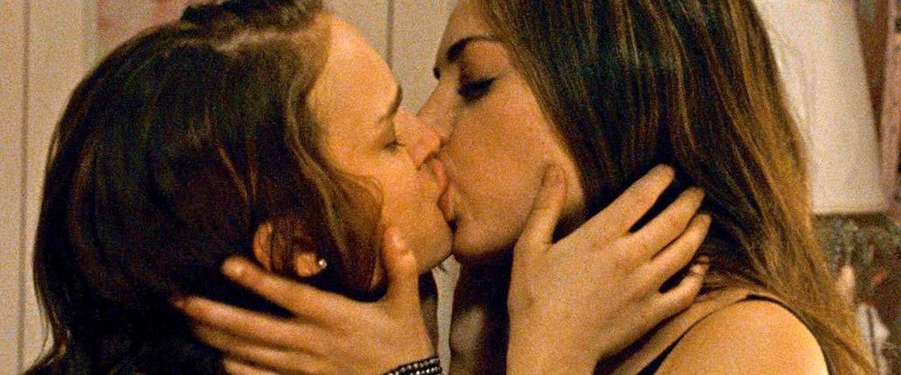 dorothy tsui share natalie portman lesbian sex photos