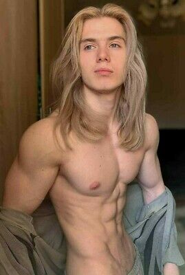 nude blonde hunk