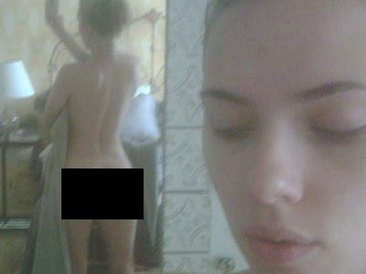 dana mckort recommends Scarlett Johansson Nude Selfie