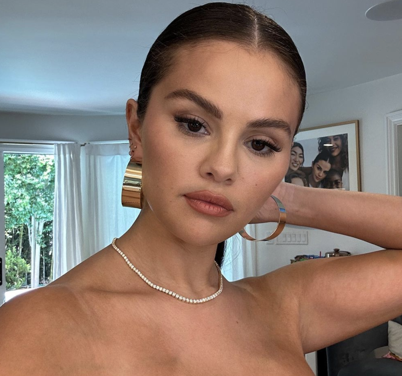around t world recommends selena gomez but naked pic