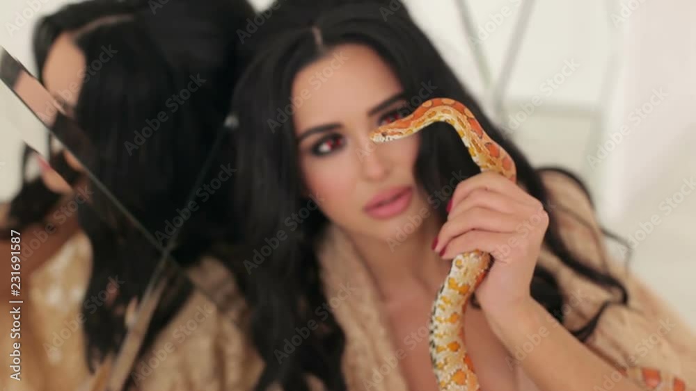 bhaskar ramakrishnan share sexy girl with snake photos