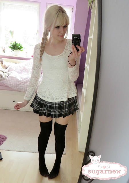 aki chin add photo skirts with high socks