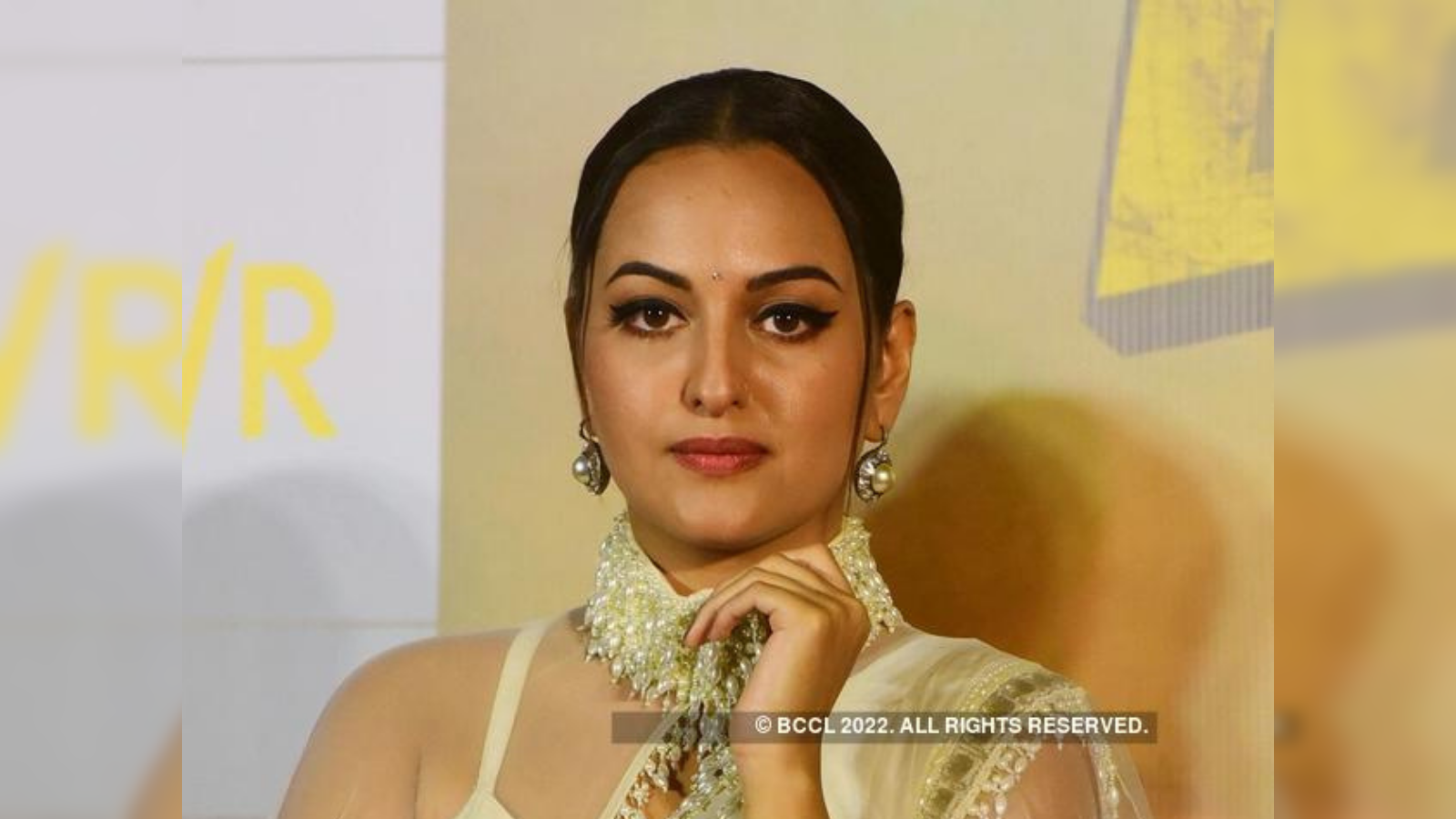 Sonakshi Sinha Hot Video calientes gratis