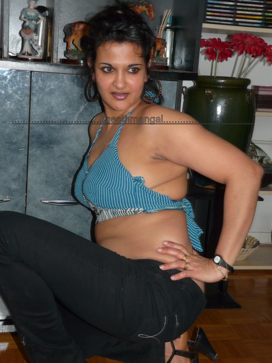 Best of Sri lankan hot aunty